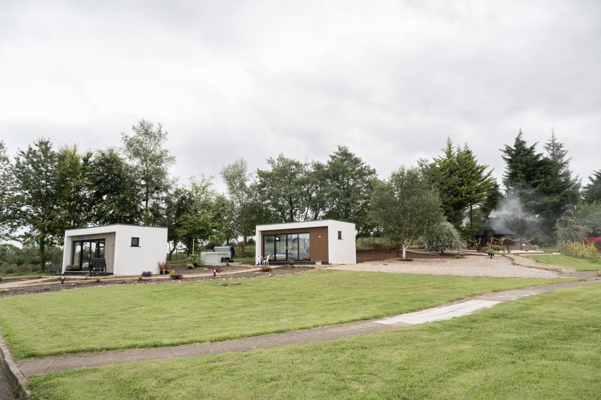 Lakescape - Waterfront Self- Catering Cabins Enniskillen Ngoại thất bức ảnh